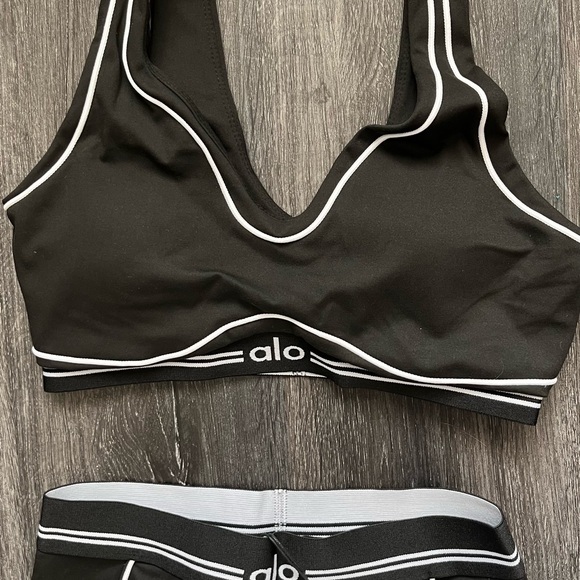 ALO Yoga Black Leggings & Bra Set with White Piping - Picture 5 of 6